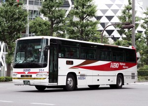 京王バス東「中央高速バス富士五湖線」　2765　新宿駅西口にて　その2    